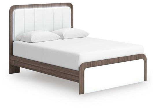 Kendanport Queen Upholstered Bed