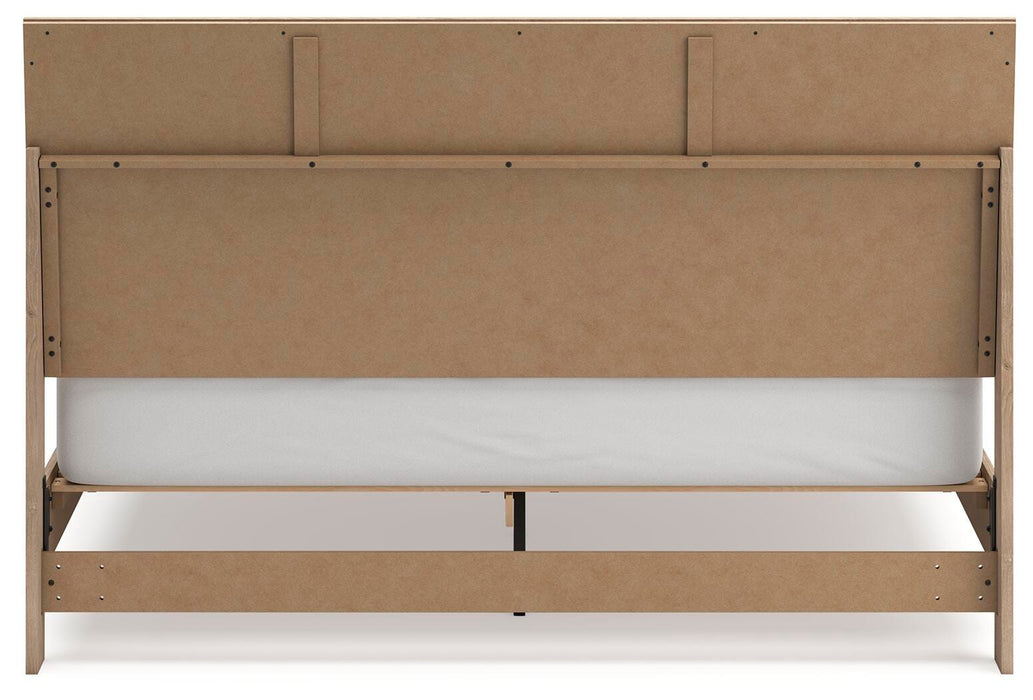 Cielden King Panel Bed with Mirrored Dresser and Nightstand